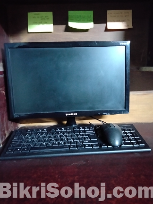 একটি কম্পিউটার বিক্রি হবে।